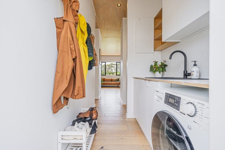 Photo of property in 22b Saint Ives Grove, Whalers Gate, New Plymouth, 4310