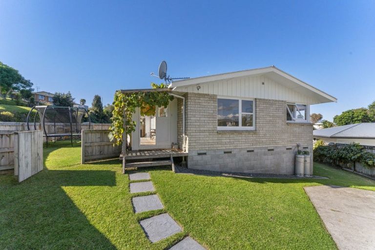 Photo of property in 1 Highfield Crescent, Brookfield, Tauranga, 3110