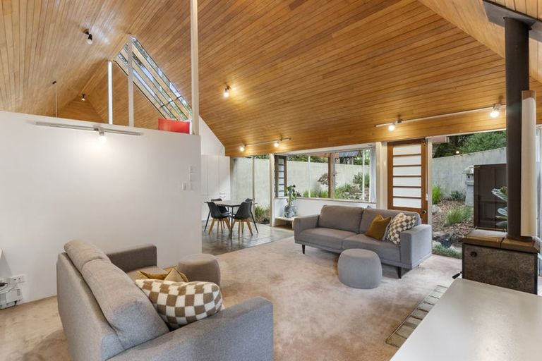 Photo of property in 17 Cobblestone Lane, Hillcrest, Auckland, 0627