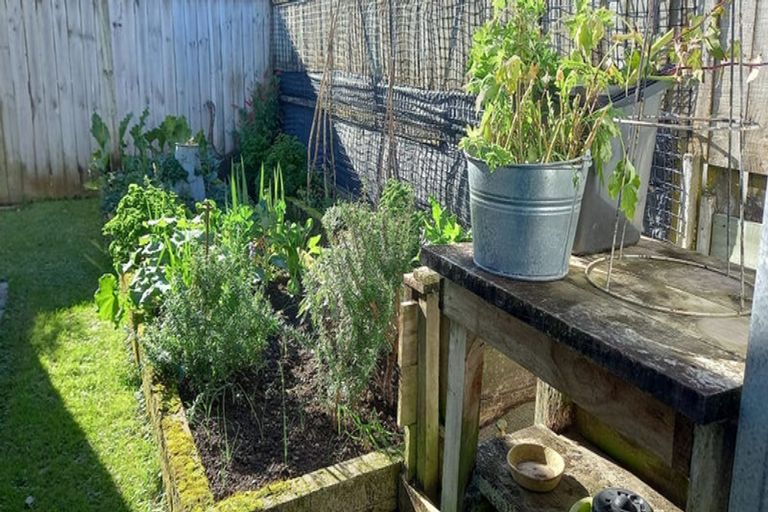 Photo of property in 7 Graham Grove, Waikanae, 5036