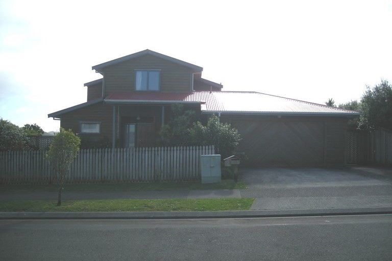 Photo of property in 35 Landsdowne Terrace, Karori, Wellington, 6012