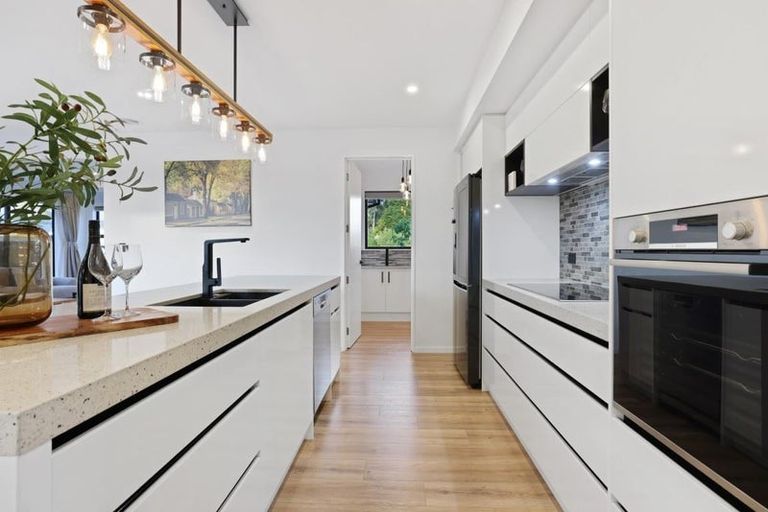 Photo of property in 24 Irvines Track, Halswell, Christchurch, 8025