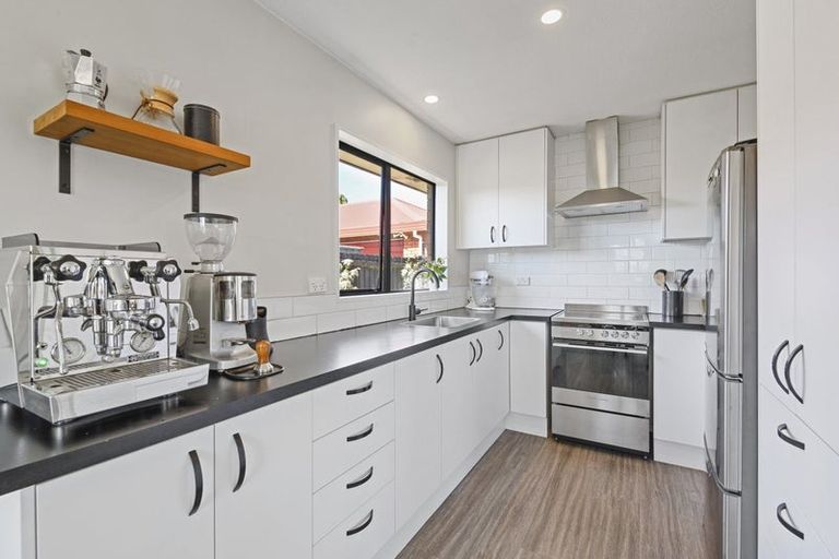 Photo of property in 5 Somerset Place, Woodend, 7610