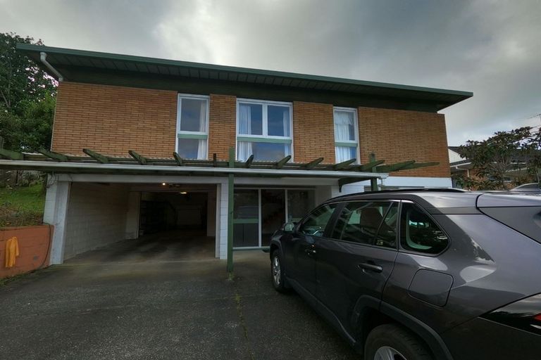 Photo of property in 15 Gretel Place, Hillcrest, Auckland, 0627