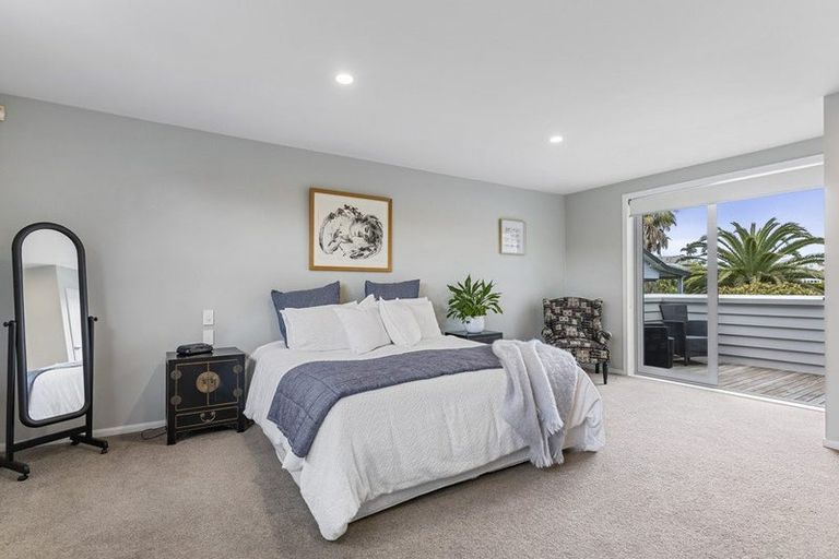 Photo of property in 32b Parr Terrace, Castor Bay, Auckland, 0620