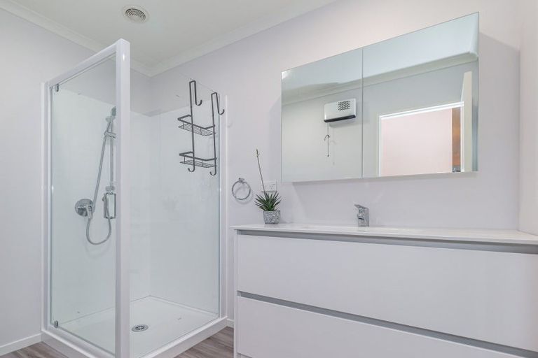 Photo of property in 14a Cambridge Street, Levin, 5510