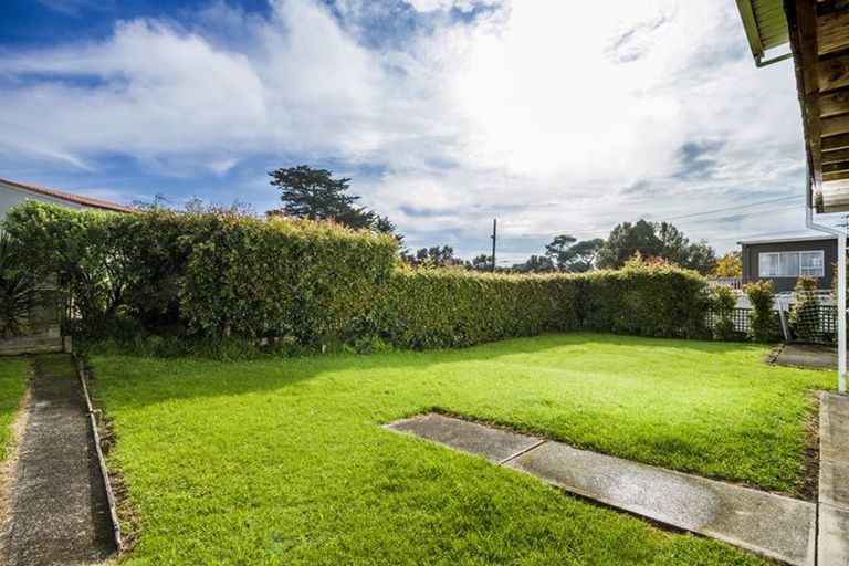 Photo of property in 272 Sunset Road, Windsor Park, Auckland, 0632