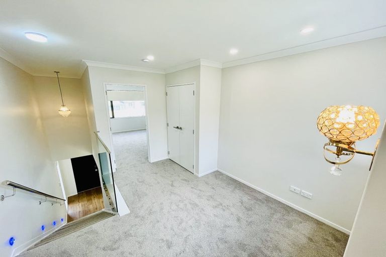 Photo of property in 36d Seymour Road, Sunnyvale, Auckland, 0612