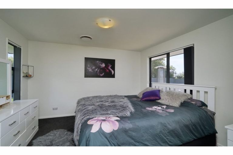 Photo of property in 21 Esk Place, Aranui, Christchurch, 8061