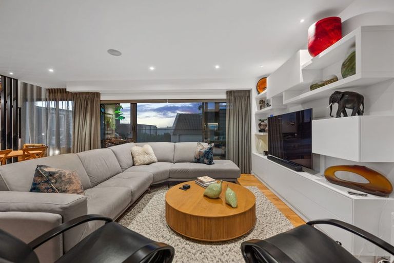 Photo of property in 5e Pierce Road, Milford, Auckland, 0620