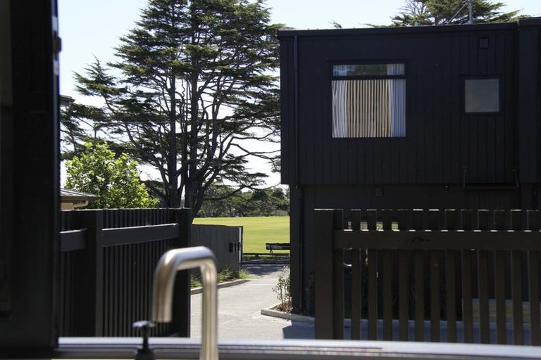 Photo of property in 18d Walker Road, Point Chevalier, Auckland, 1022