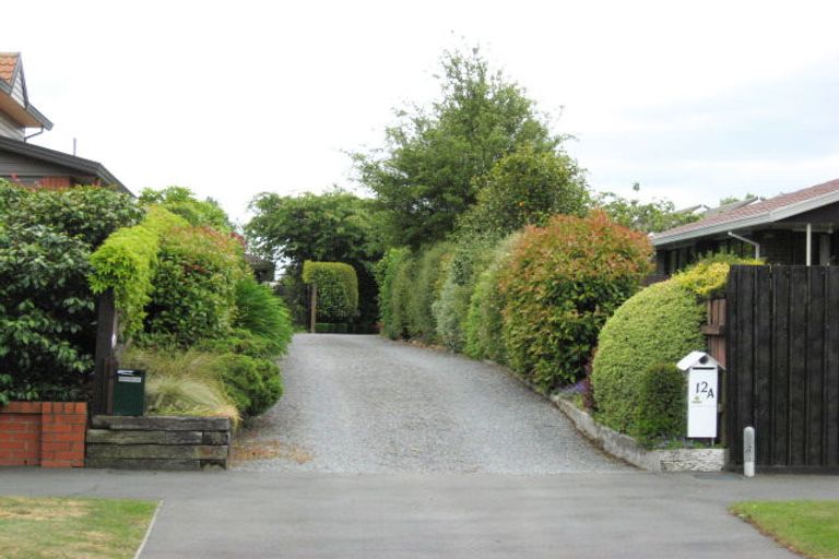 Photo of property in 12a Hawkswood Place, Avonhead, Christchurch, 8042