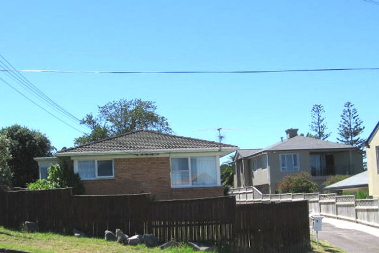 Photo of property in 3/21 East Coast Road, Milford, Auckland, 0620