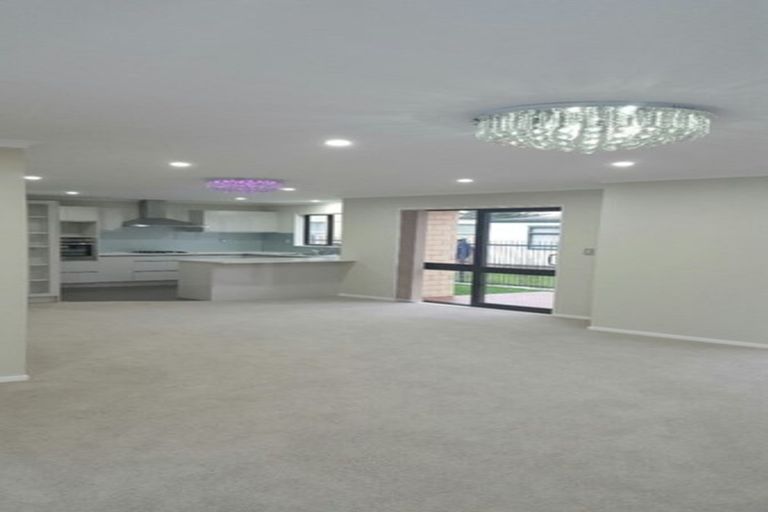 Photo of property in 50b Pinedale Place, Henderson, Auckland, 0610