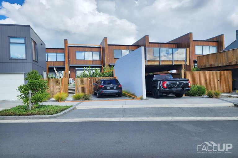 Photo of property in 7 Hudson Bay Road, Hobsonville, Auckland, 0616