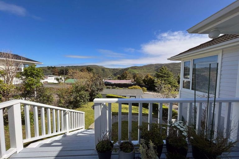 Photo of property in 67 Holborn Drive, Stokes Valley, Lower Hutt, 5019