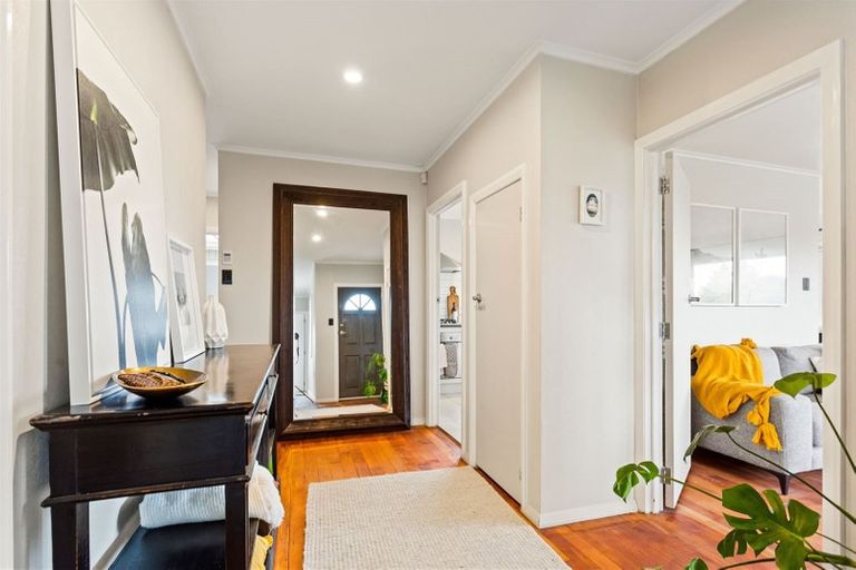 Photo of property in 84a Triangle Road, Massey, Auckland, 0614