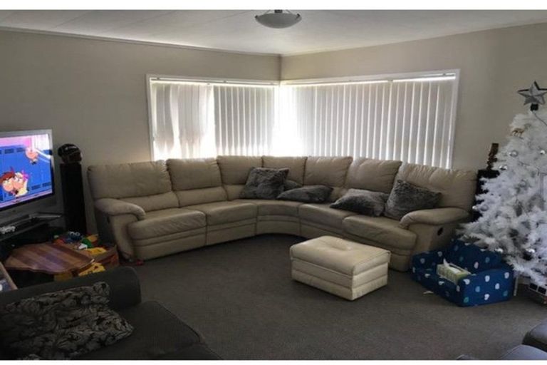 Photo of property in 19 Southview Place, Wattle Downs, Auckland, 2102