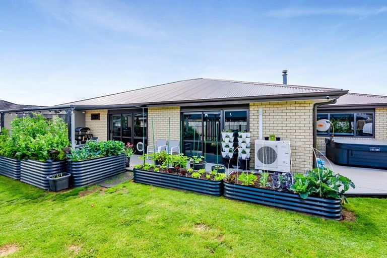 Photo of property in 18a Estate Grove, Inglewood, 4330