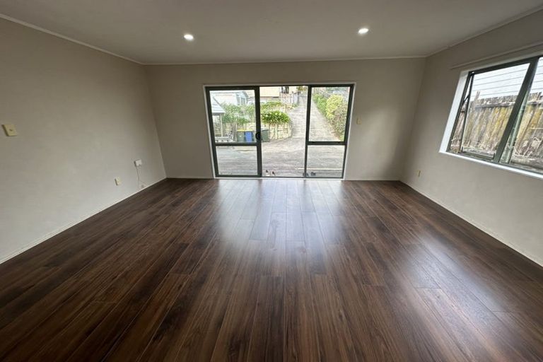 Photo of property in 1/154 Rathgar Road, Henderson, Auckland, 0610