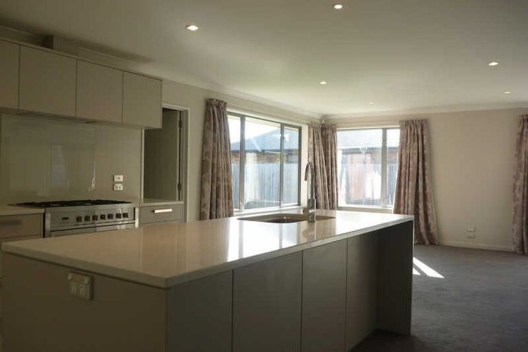 Photo of property in 73 Mcmahon Drive, Aidanfield, Christchurch, 8025