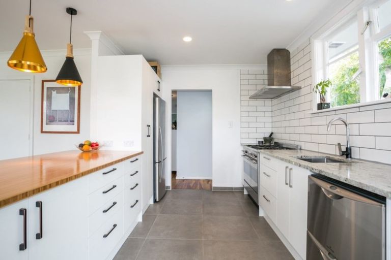 Photo of property in 2 Seddon Crescent, Marewa, Napier, 4110