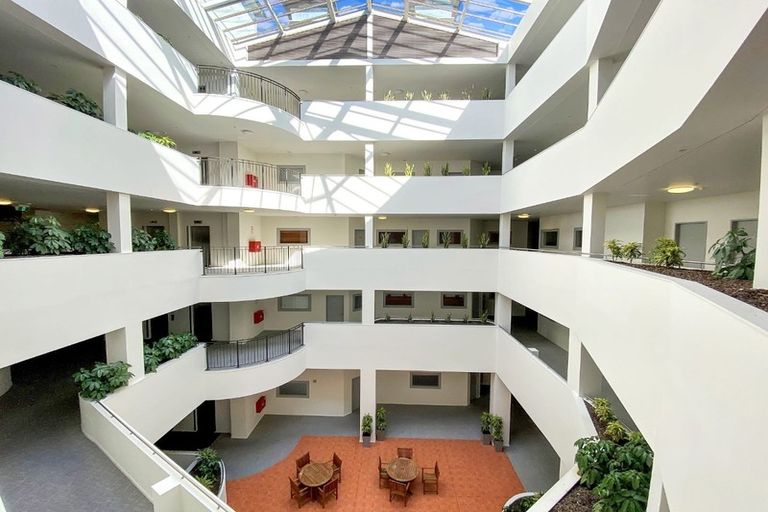 Photo of property in Stadium Garden Flats, 319/107 Thorndon Quay, Pipitea, Wellington, 6011