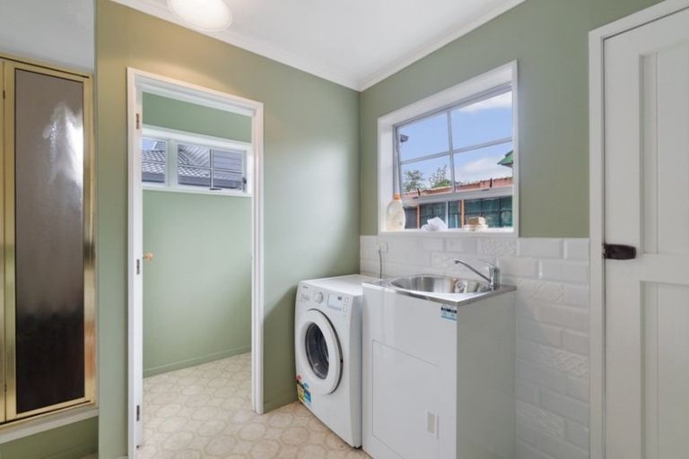 Photo of property in 27 Madill Road, St Andrews, Hamilton, 3200