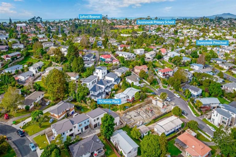 Photo of property in 7d Kerria Place, Sunnynook, Auckland, 0620