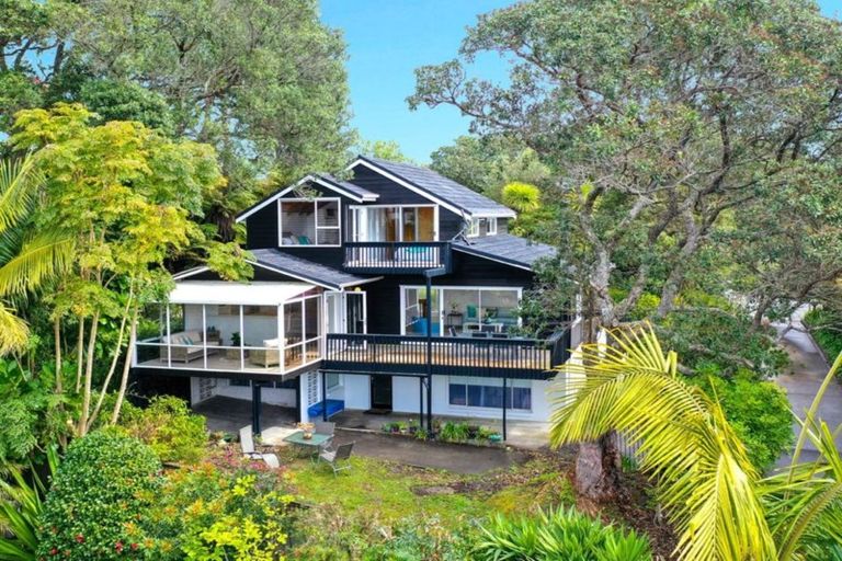 Photo of property in 31 Ocean View Road, Hatfields Beach, Orewa, 0931