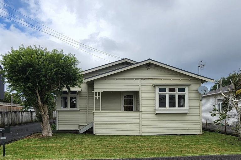 Photo of property in 8 Formby Avenue, Point Chevalier, Auckland, 1022