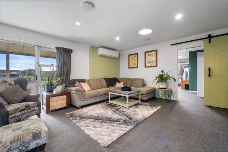 Photo of property in 33e Sanders Avenue, Westown, New Plymouth, 4310