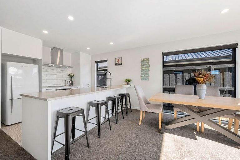 Photo of property in 37 Upham Lane, Rolleston, 7615