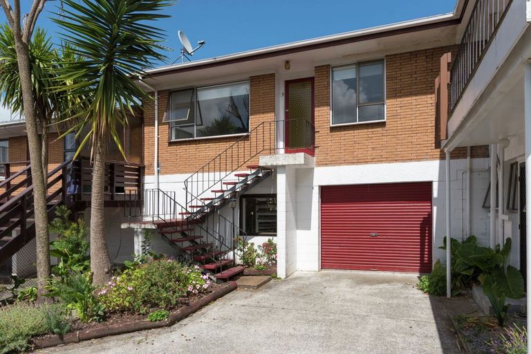 Photo of property in 3/6 Miro Street, New Lynn, Auckland, 0600