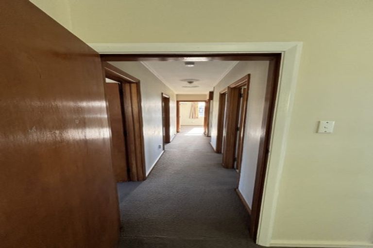 Photo of property in 37 Lambeth Crescent, Redwood, Christchurch, 8051