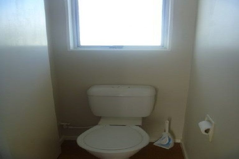 Photo of property in 1-3 Apu Crescent, Lyall Bay, Wellington, 6022