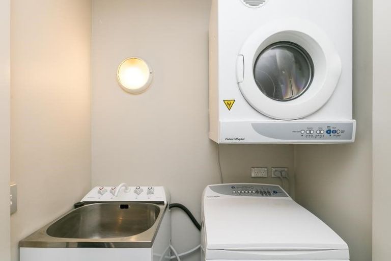 Photo of property in Montreaux Apartments, 9g/164 The Terrace, Wellington Central, Wellington, 6011