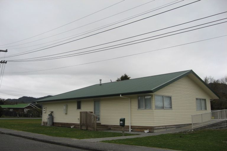 Photo of property in 1 Bute Street, Dunollie, Runanga, 7803