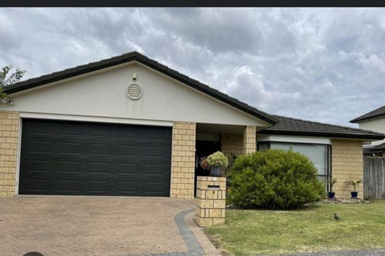 Photo of property in 6 Franshell Crescent, East Tamaki, Auckland, 2013
