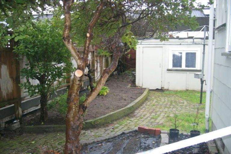 Photo of property in 16 Cruickshank Street, Kilbirnie, Wellington, 6022