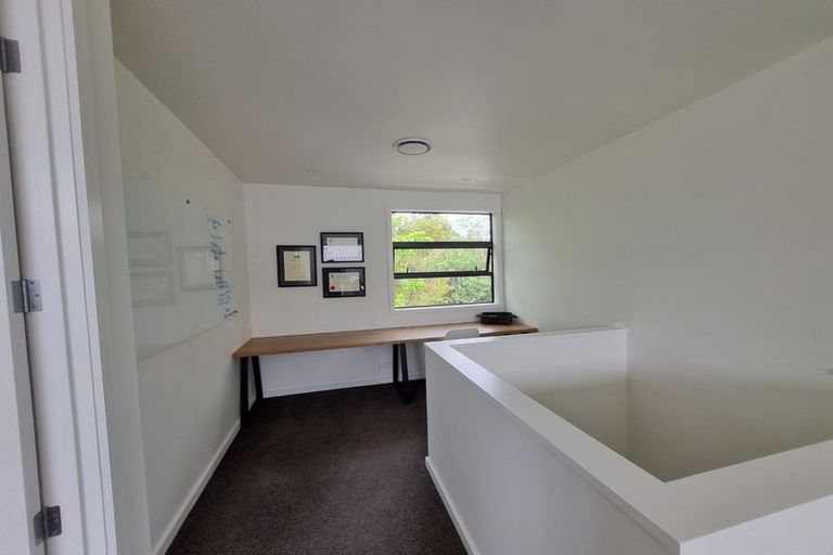 Photo of property in 4a Manon Crescent, Greenhithe, Auckland, 0632