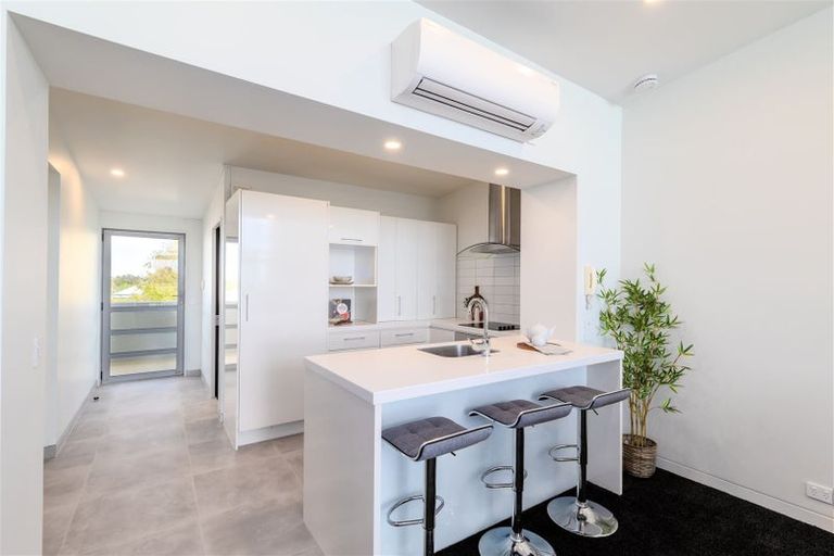 Photo of property in 10/272 Marine Parade, New Brighton, Christchurch, 8061