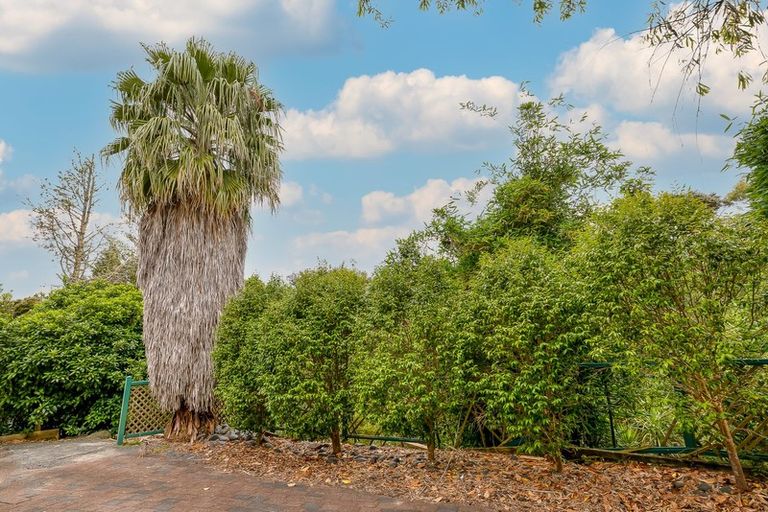 Photo of property in 20 Portsea Place, Chatswood, Auckland, 0626