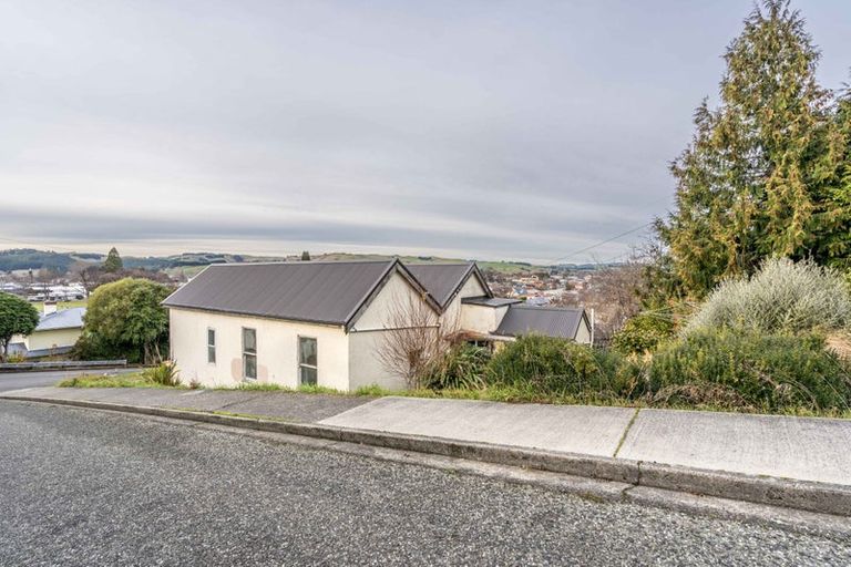 Photo of property in 16a-b Johnston Street, Gore, 9710