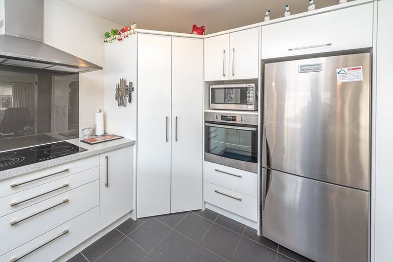 Photo of property in 2 Gilligan Close, College Estate, Whanganui, 4500