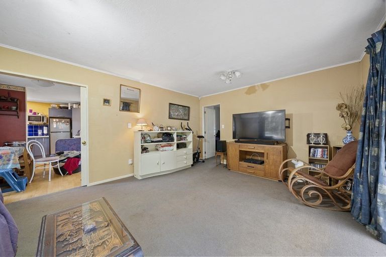 Photo of property in 16 Buccaneer Place, Grenada Village, Wellington, 6037