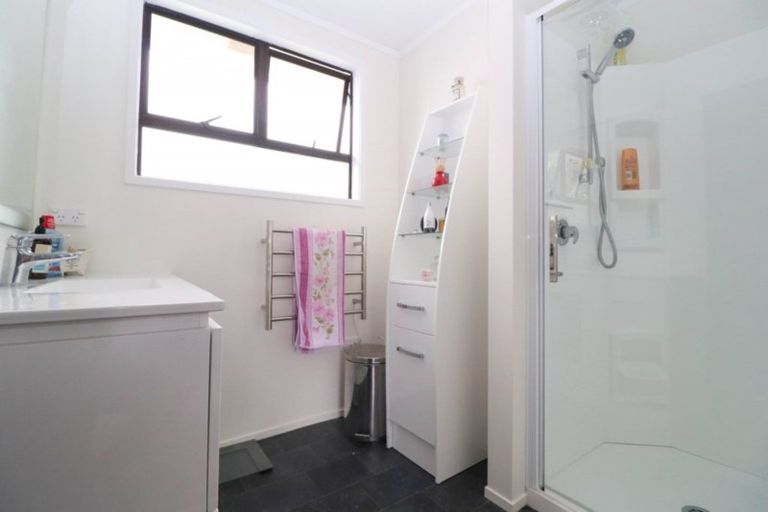 Photo of property in 18 Station Road, Puriri, Thames, 3578