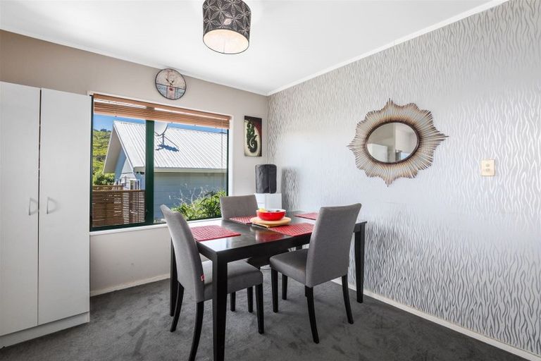 Photo of property in 6 Tobago Crescent, Grenada North, Wellington, 5028