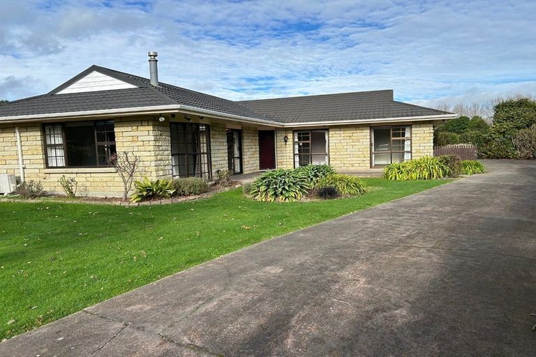 Photo of property in 14 Charnwood Grove, Waikanae, 5036