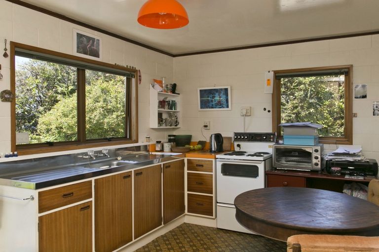 Photo of property in 22 Scenic Heights, Acacia Bay, Taupo, 3330